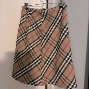 Burberry-ESQUE Patterned A-line wool skirt sz 6.